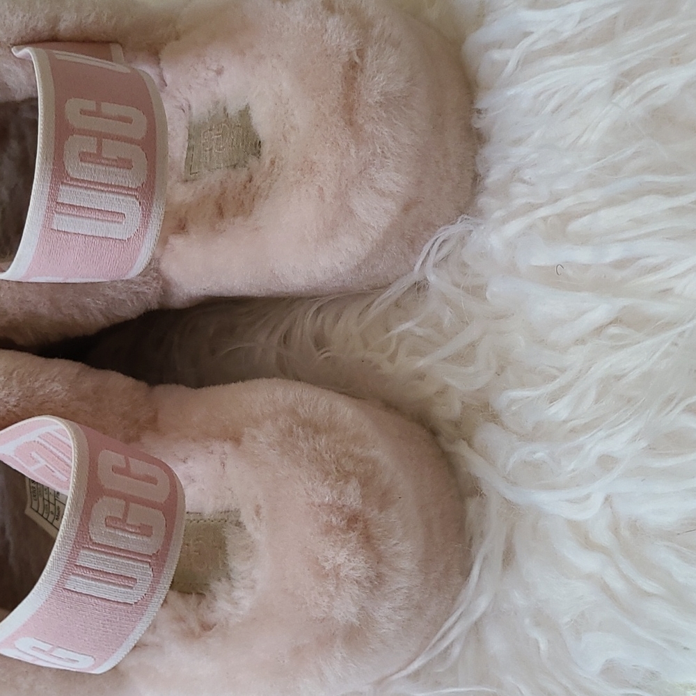 EUC UGG Fluff Yeah Slides - Picture 4 of 6